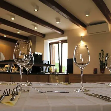 Tolnay Vendeghaz Bed & Breakfast