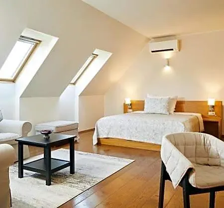 Tolnay Vendeghaz Bed & Breakfast 4*
