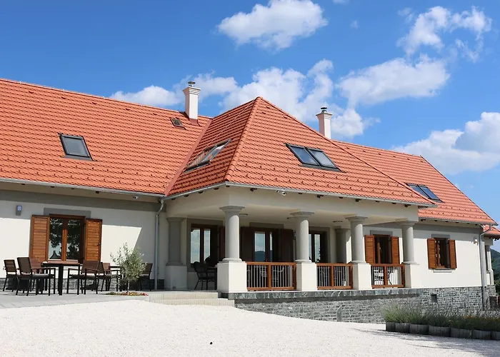 Tolnay Vendeghaz 4* Gyulakeszi